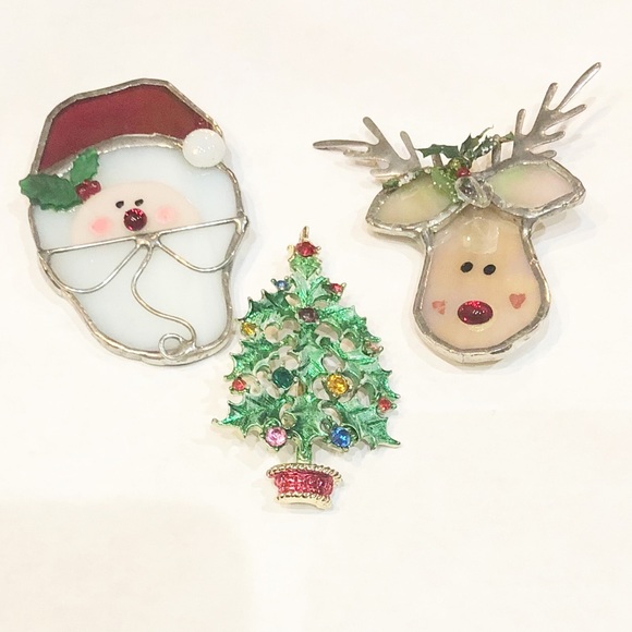 Jewelry - Christmas Brooch Set